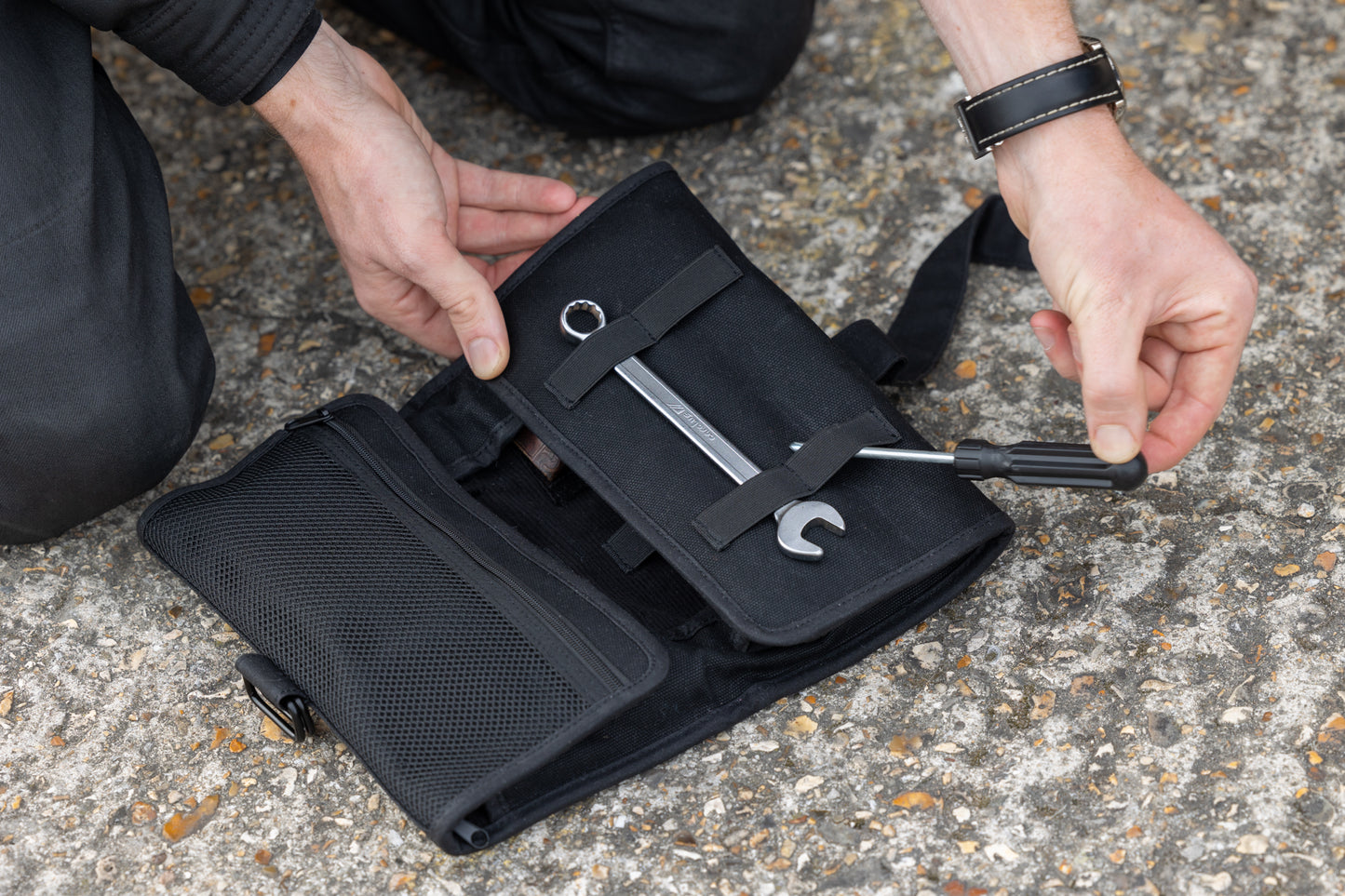 SHAKEDOWN TOOL ROLL - BLACK