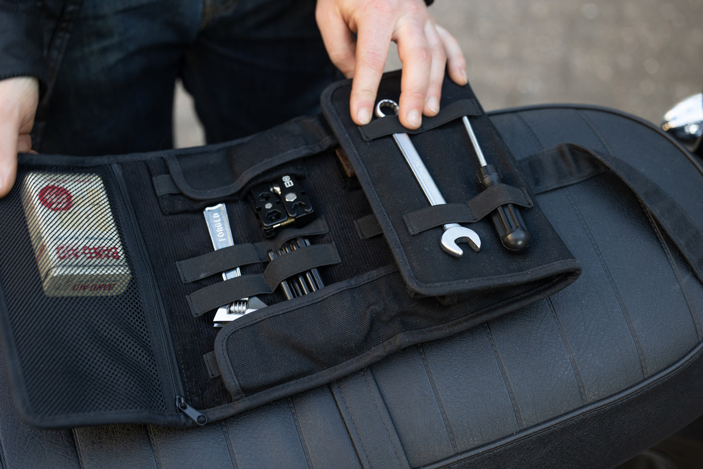 SHAKEDOWN TOOL ROLL - BLACK